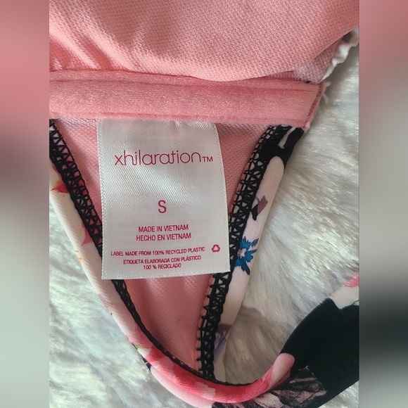 Set of 2 Bikini Swimsuit Tops, Sz Small - Picture 6 of 8